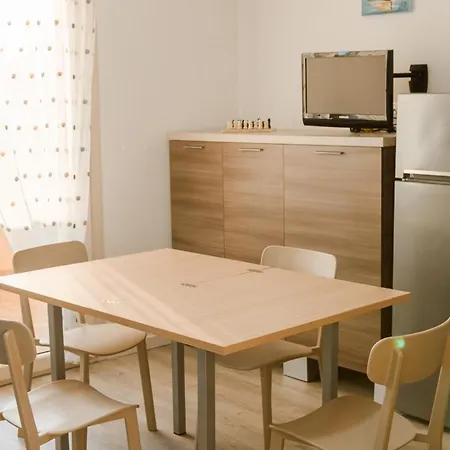 Apartment Marine House, 100 Steps From The Sea *