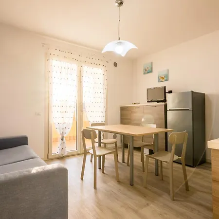 Apartment Marine House, 100 Steps From The Sea